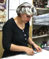 Artisan: Ilona Yusuf - Lampshades from Pakistan