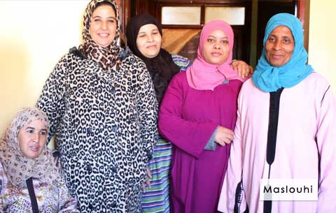 Maslouhi - Moroccan Pom Pom Blankets